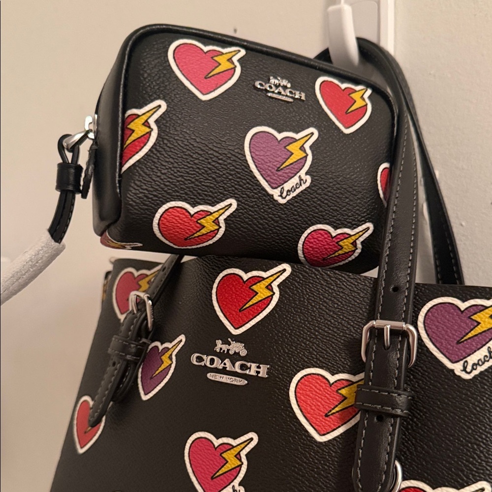Coach Mollie 25 Lightning Heart Bolt Tote